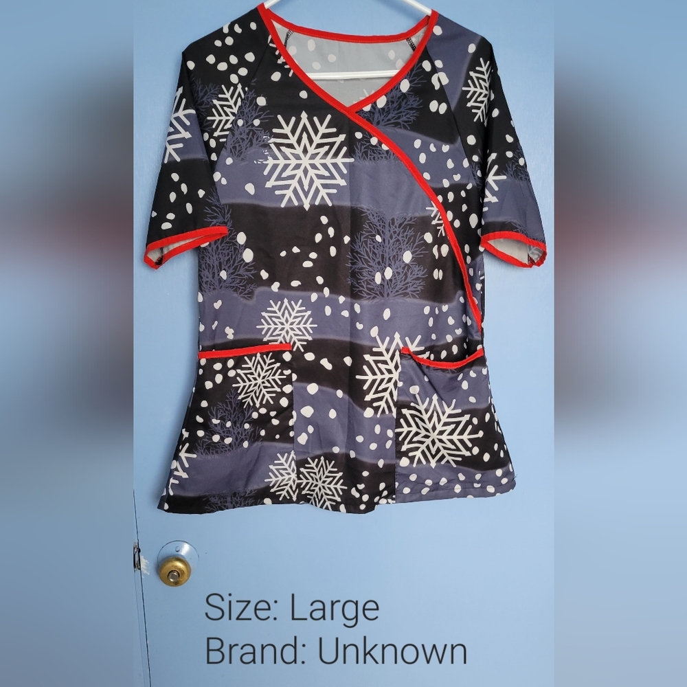 Winter themed scrub top: Large